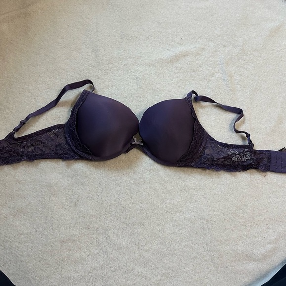 Victoria's Secret Deep Purple Lace Bra - Picture 2 of 4